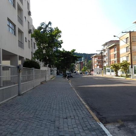 A 250M Da Praia Da Enseada Guaruja Exterior photo