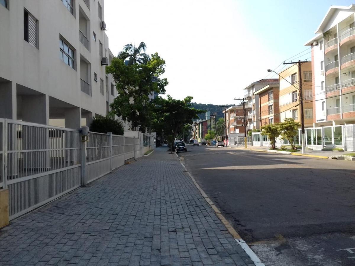 A 250M Da Praia Da Enseada Guaruja Exterior photo