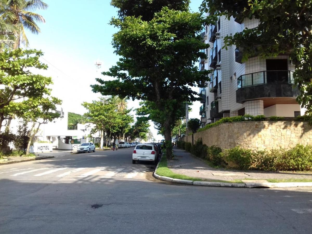 A 250M Da Praia Da Enseada Guaruja Exterior photo